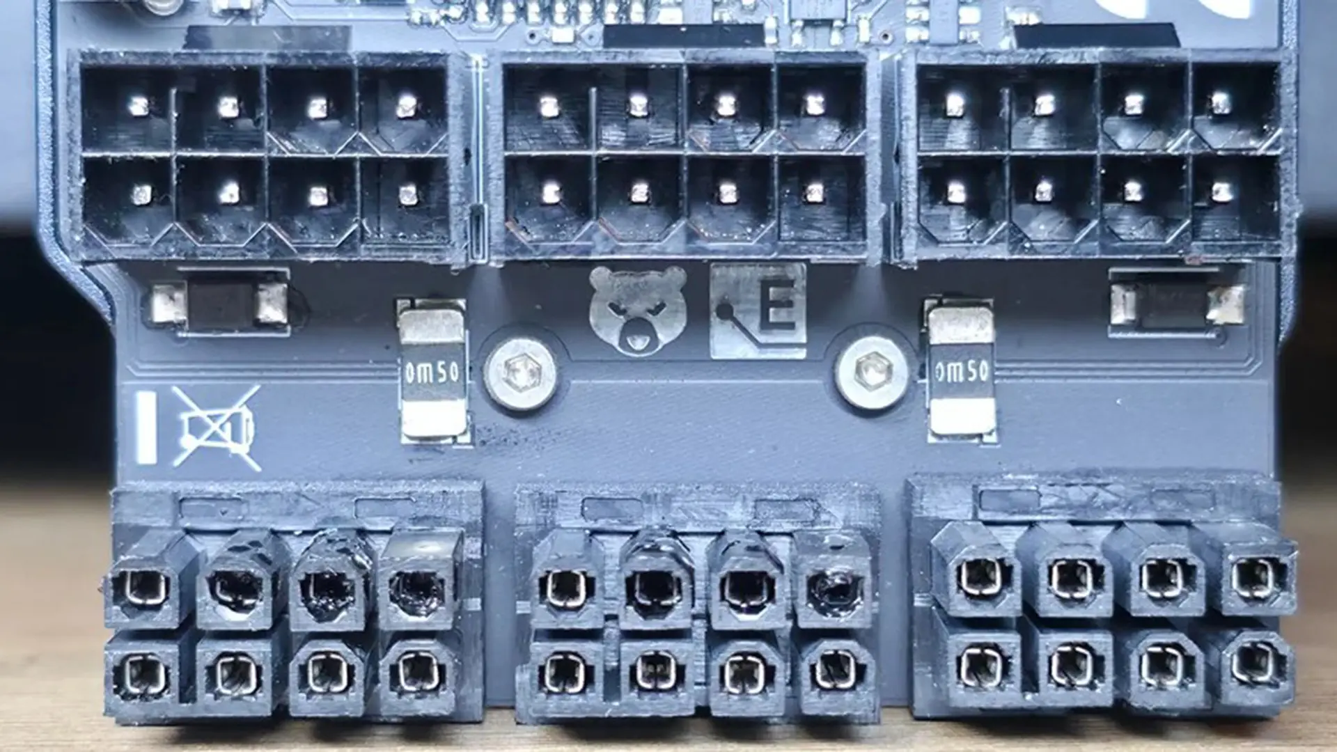 8-pin PCIe Güç Konnektörleri de Erime Riski Taşıyor: RX 7900 XTX Sahibi Yaşadığı Sorunu Paylaştı