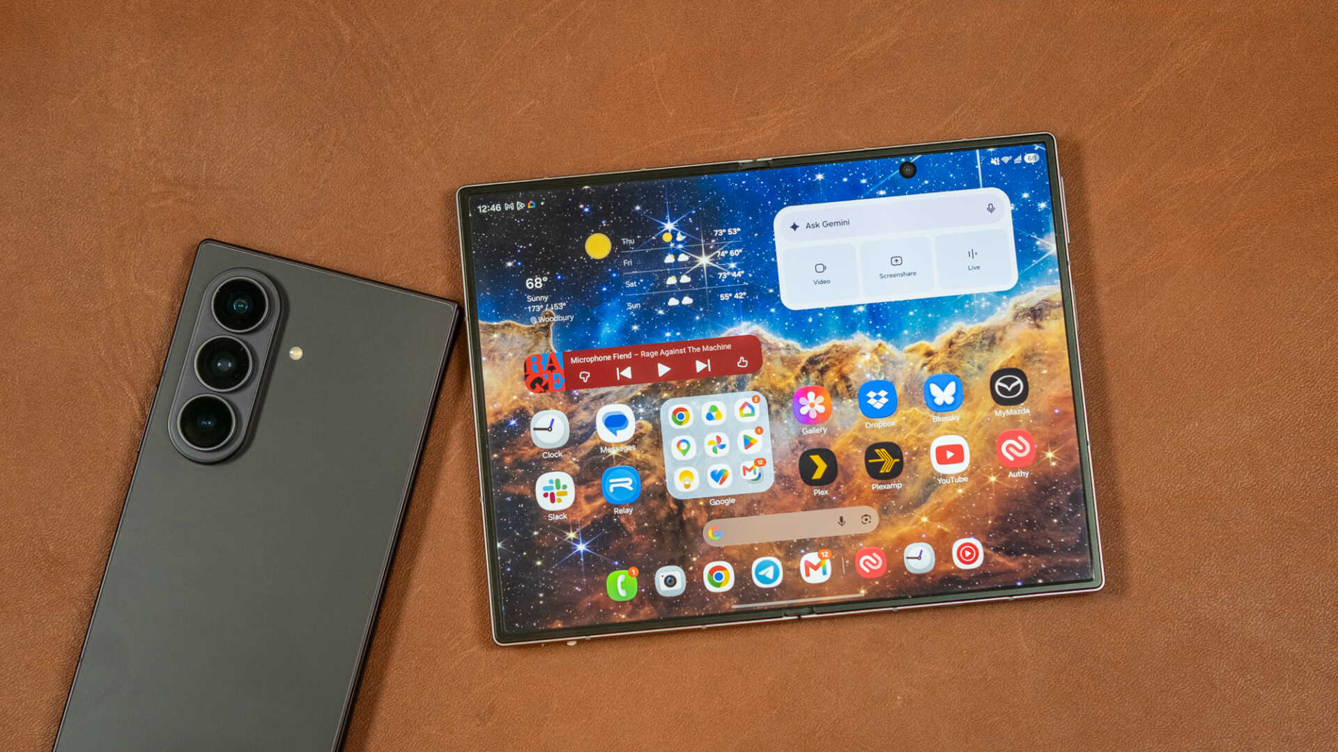 Apple'ın Katlanabilir Telefonu iPhone Duo Sahnede: Samsung Galaxy Z8 Satışları Tavan Yaptı!