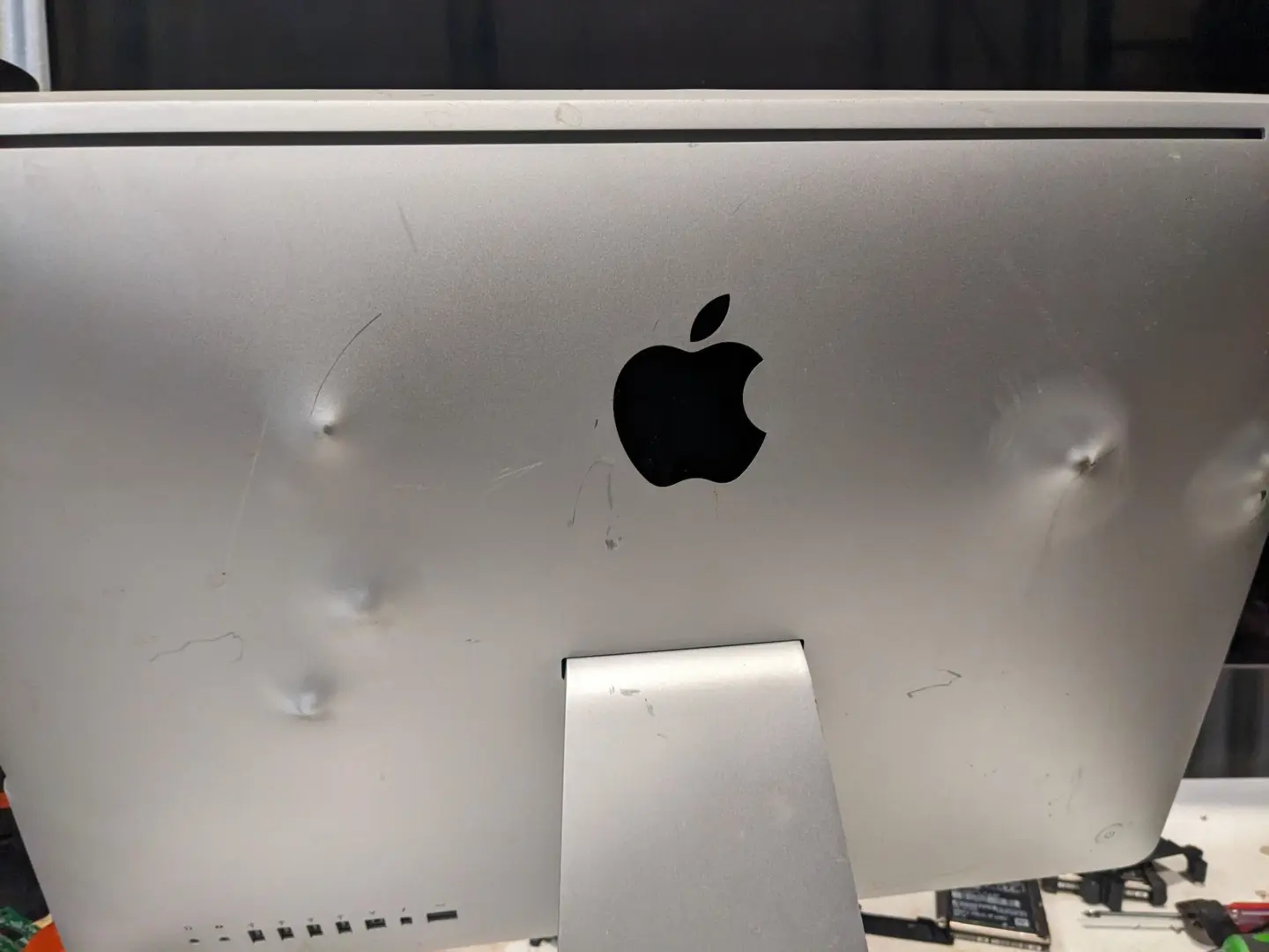 İnanılmaz Dayanıklılık: Vurulan iMac'in Sabit Diski Hasar Almadı!