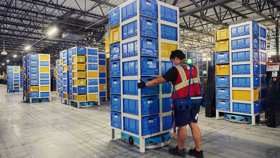 Amazon'ın Milyon Robot Ordusu: İnsan Çalışanlar İçin Gelecek Ne Getirecek?